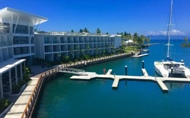 Отель The Pearl South Pacific Resort бассейн