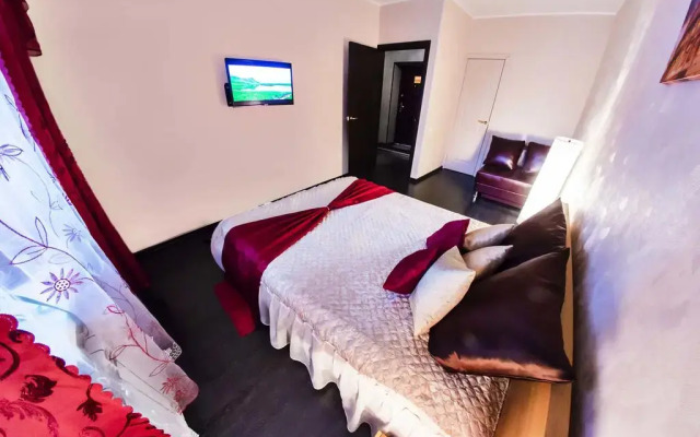 Home Hotel Na Ulitse Revolyutsii комната для гостей