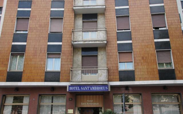 Отель SantAmbroeus hotel Италия, Милан - 3 отзыва об отеле, цены и фото номеров - забронировать отель SantAmbroeus hotel онлайн вид на фасад