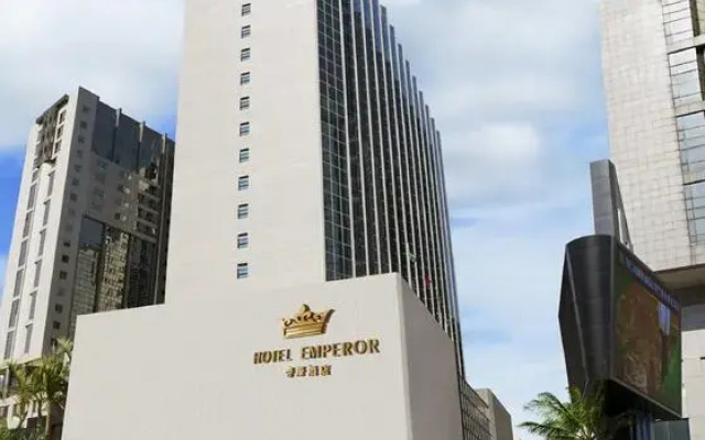 Emperor Hotel вид на фасад