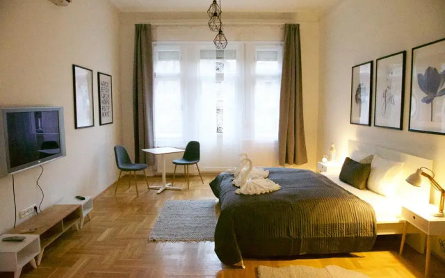Отель Five Season's Apartment Венгрия, Будапешт - отзывы, цены и фото номеров - забронировать отель Five Season's Apartment онлайн комната для гостей