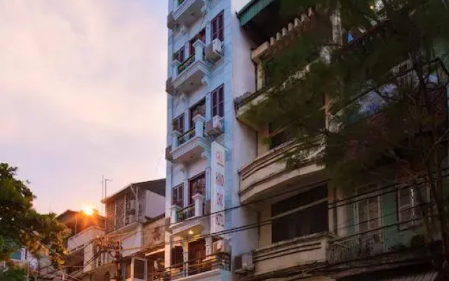 Hanoi Chic Hotel вид на фасад