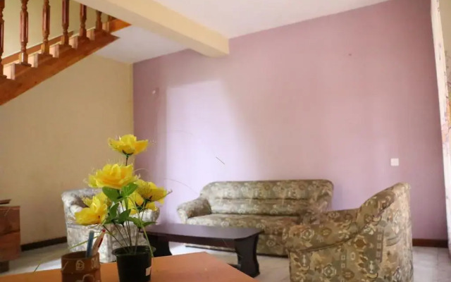 Отель Oasis Holiday Home комната для гостей