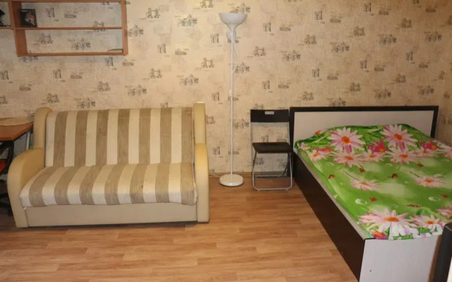 Гостиница Next to Molodezhnaya subway комната для гостей