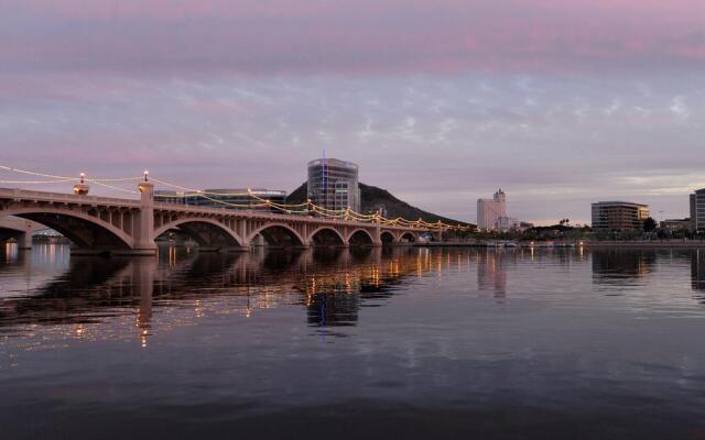 AC Hotel Phoenix Tempe/Downtown 2