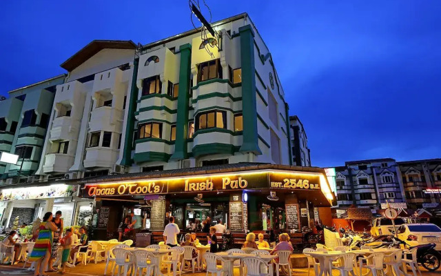Отель Angus O'Tool's Irish Pub Guesthouse
