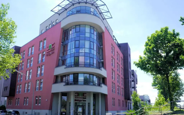 Bridge Inn Hotel вид на фасад