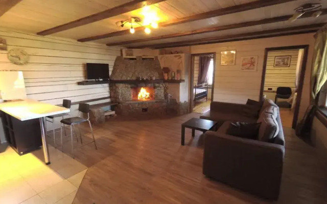 Гостиница Chalet with Fireplace for Family Vacation вид на фасад