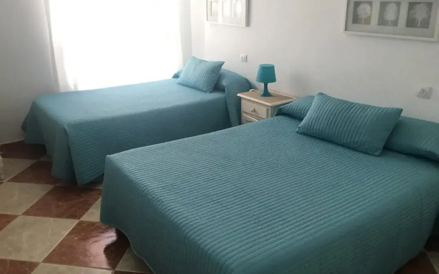 Отель Hostal Jomarijo Испания, Фуэнхирола - отзывы, цены и фото номеров - забронировать отель Hostal Jomarijo онлайн комната для гостей