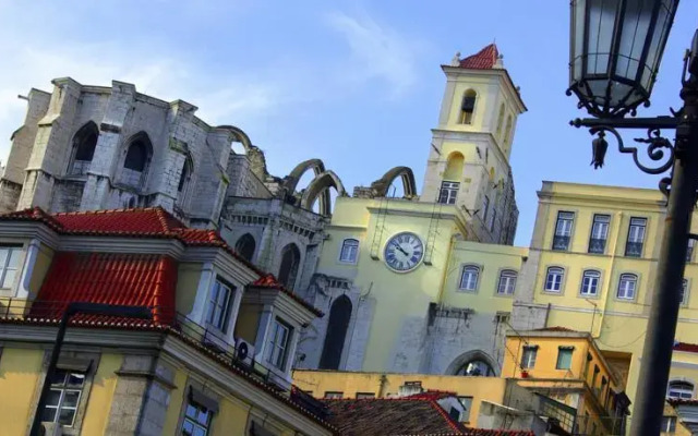 Апартаменты Bairro Alto Flavour Apartment вид на фасад