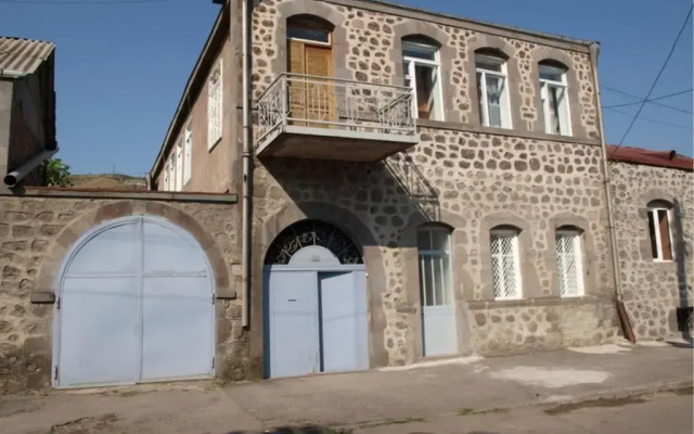 Отель Andranik B&B вид на фасад