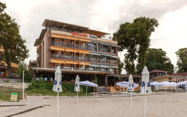 Family Hotel Bodurov вид на фасад