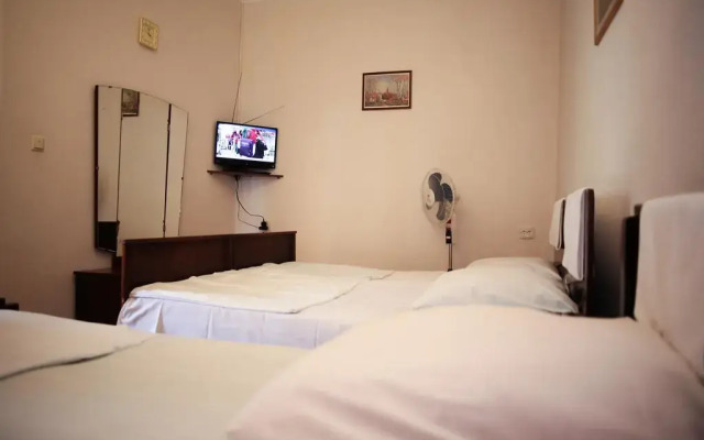 Отель Natalie's Guest house комната для гостей