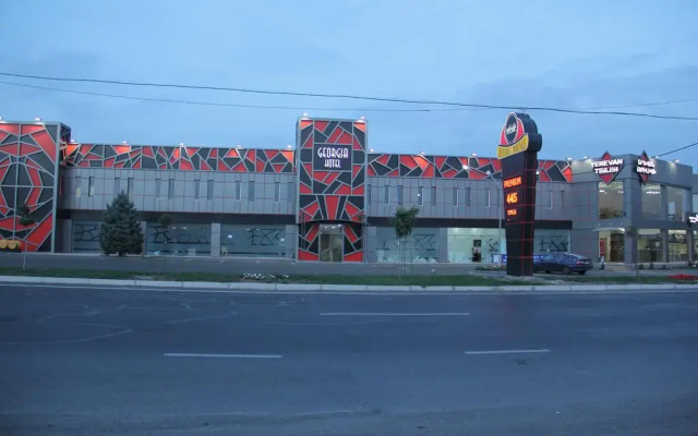 Georgia Hotel вид на фасад