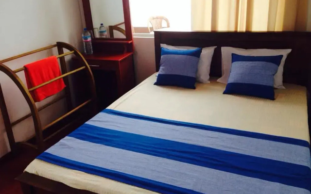 Отель Shanthi Guest House комната для гостей