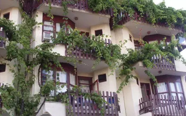 Neptun Hotel вид на фасад