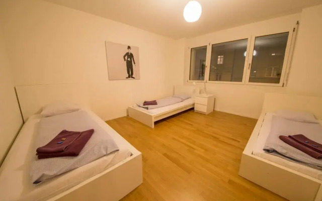 Апартаменты HITrental Kreuzplatz Apartments комната для гостей