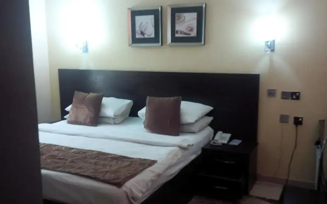 Отель GT-Maines Hotels & Suites комната для гостей