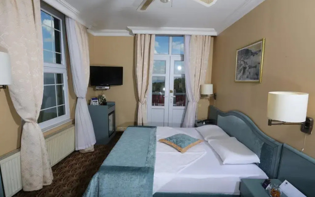 Merit Halki Palace Hotel Турция, Хейбелиада - отзывы, цены и фото номеров - забронировать отель Merit Halki Palace Hotel онлайн комната для гостей