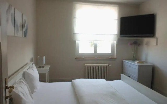 Отель Bed and Breakfast Dieci allo Zoo комната для гостей