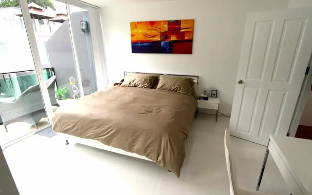 Отель Phuket Beach Pool Villas комната для гостей