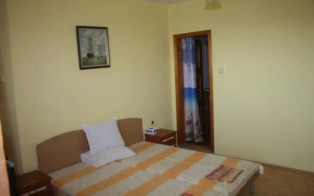 Отель Homestay Kostadinov Болгария, Поморие - отзывы, цены и фото номеров - забронировать отель Homestay Kostadinov онлайн комната для гостей