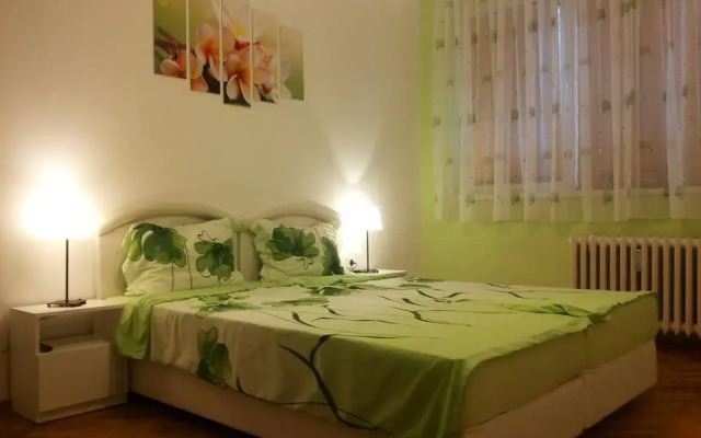 Апартаменты Moni Apartment София комната для гостей