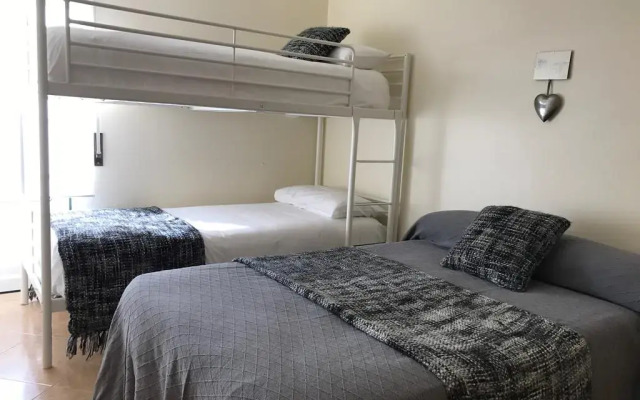 Отель M&M Guest House Прайя-де-Санта-Крус комната для гостей