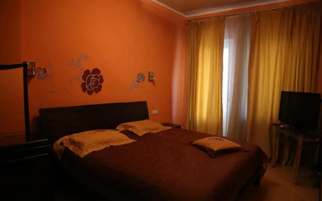Апартаменты Five Star Apartment комната для гостей