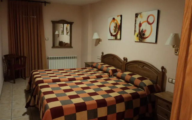 Отель Apartamentos Solans комната для гостей