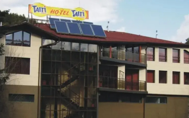 Hostel Taiti вид на фасад