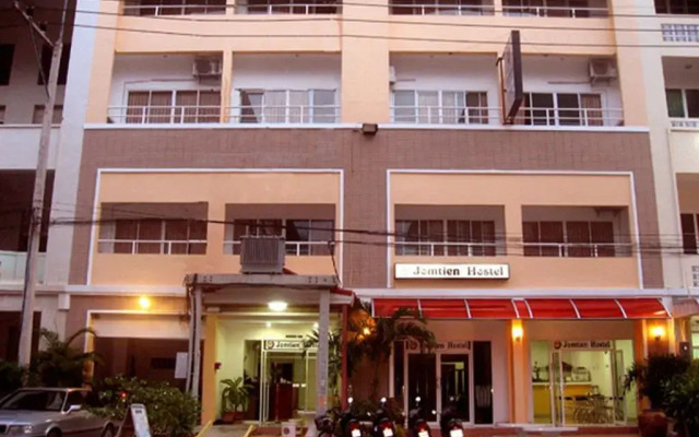 Jomtien Hostel вид на фасад