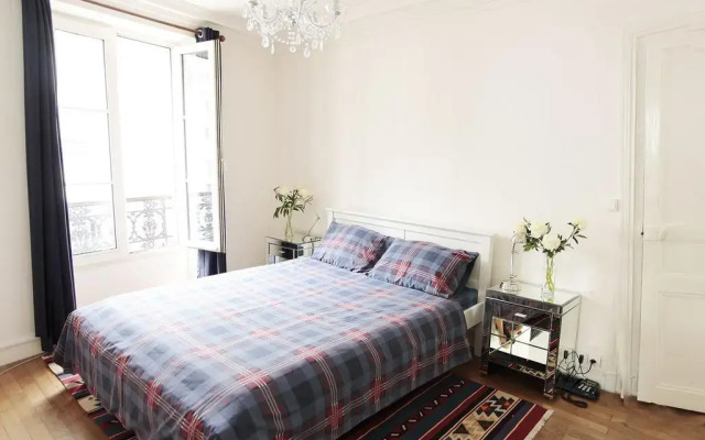 Отель PerfectlyParis Queens Corner Париж комната для гостей