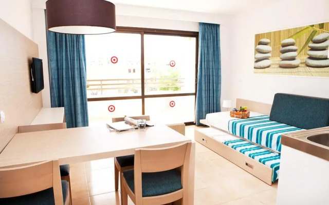 Отель Sol de Alcudia Apartamentos комната для гостей