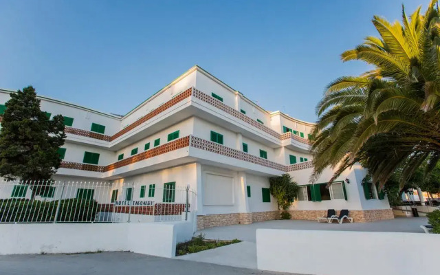 Hotel Tagomago вид на фасад