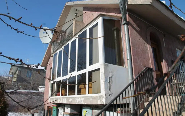 Отель Bari House in Tsaghkadzor 11 вид на фасад
