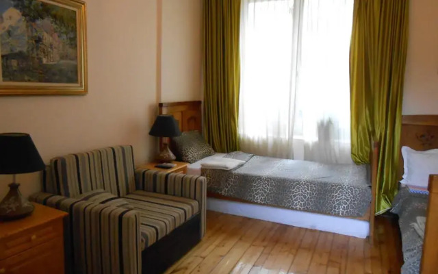 Отель Orient Express Hostel Болгария, София - отзывы, цены и фото номеров - забронировать отель Orient Express Hostel онлайн комната для гостей