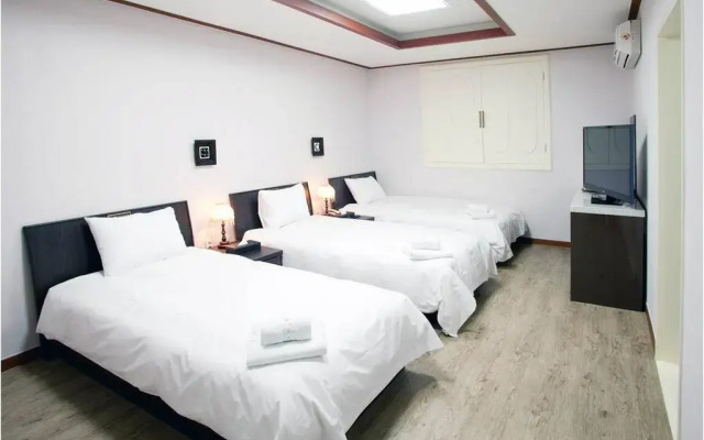 JbIS hotel комната для гостей