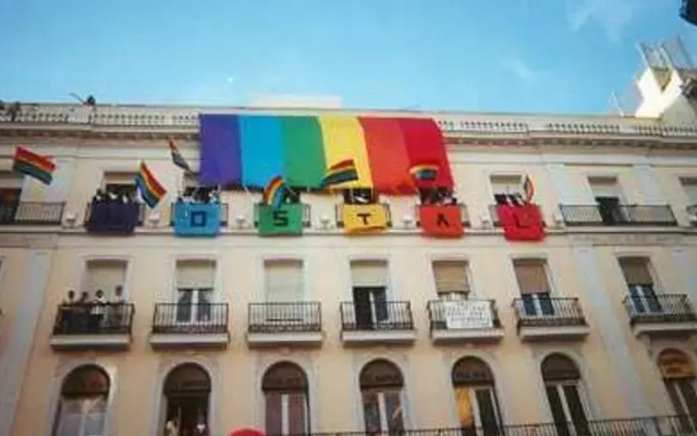 Отель Gay Hostal Puerta del Sol вид на фасад