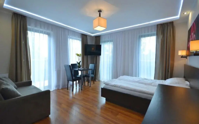 Luna In Trzebiatow Poland From 81 Photos Reviews Zenhotels Com