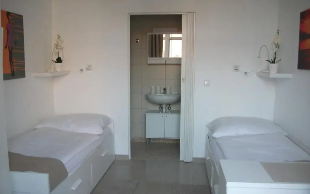 Отель CH-Vienna City Rooms Австрия, Вена - отзывы, цены и фото номеров - забронировать отель CH-Vienna City Rooms онлайн комната для гостей