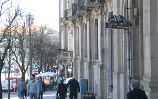 Hotel Avenida вид на фасад