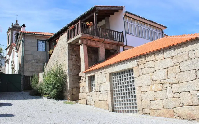 Отель Casa do Adro de Parada вид на фасад