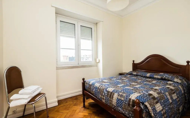 Отель Apartamentos Lux Dinastia Португалия, Лиссабон - отзывы, цены и фото номеров - забронировать отель Apartamentos Lux Dinastia онлайн комната для гостей