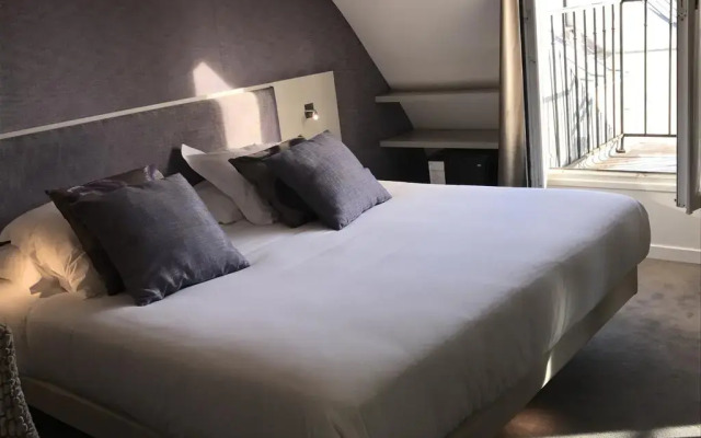 Отель Hôtel Jacques De Molay комната для гостей