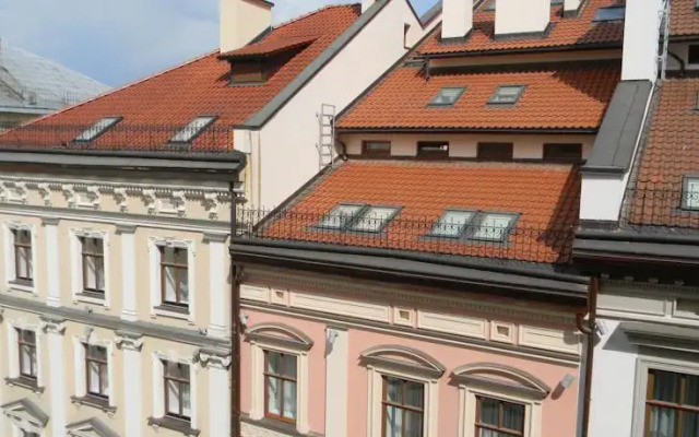 Gold Lion Hostel вид на фасад