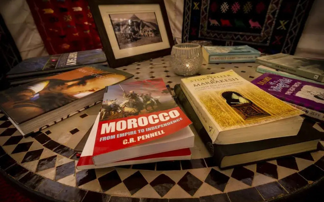 Отель Ali & Sara's Desert Palace Марокко, Мерзуга - отзывы, цены и фото номеров - забронировать отель Ali & Sara's Desert Palace онлайн интерьер отеля