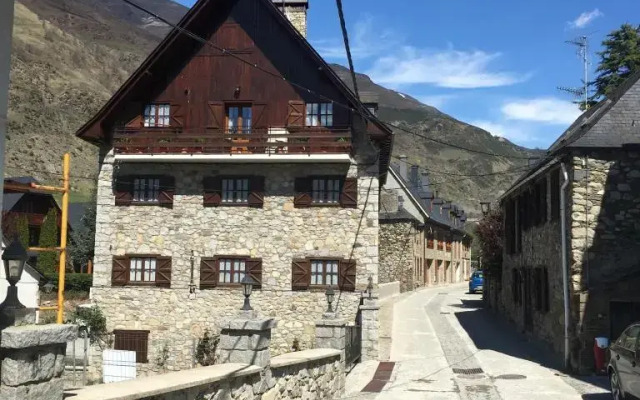 Отель Casa Salient вид на фасад