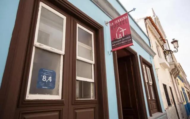 La Terrera Youth Hostel вид на фасад