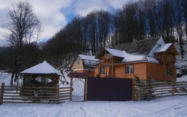 Гостиница Cottage v Gorakh вид на фасад